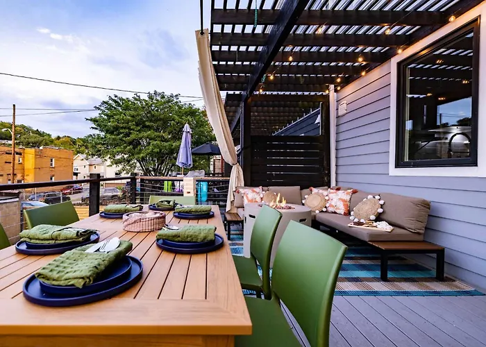 Holiday home Modern Retreat With Dedicated Parking 2 King Beds Arcade Bbq Pittsburgh