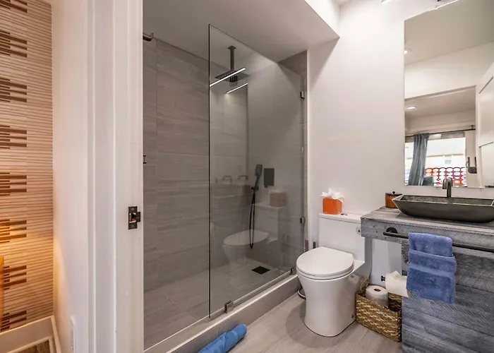 Modern Retreat With Dedicated Parking 2 King Beds Arcade Bbq Holiday home Pittsburgh